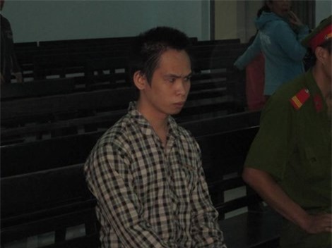 Dụ trẻ em vào nghĩa trang làm trò đồi bại, 18 năm tù