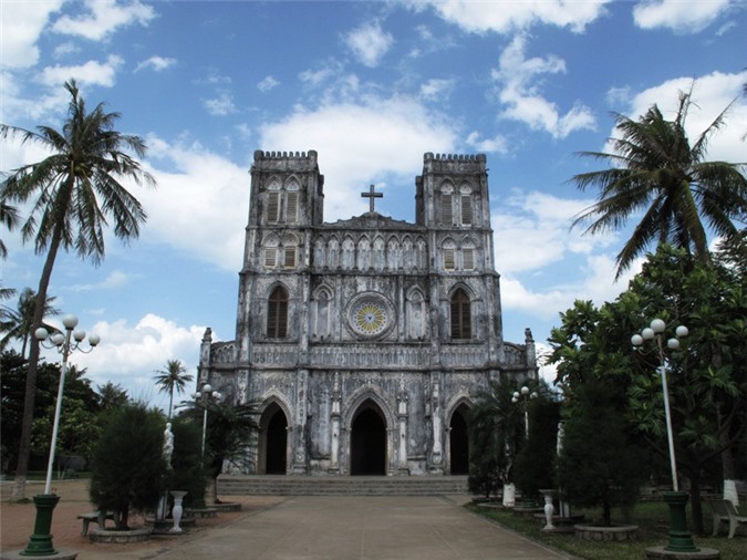 Khám phá nhà thờ cổ bậc nhất tỉnh Phú Yên