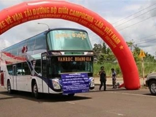 Thông xe đường bộ giữa Việt Nam – Campuchia –Lào: Nhiều cơ hội !