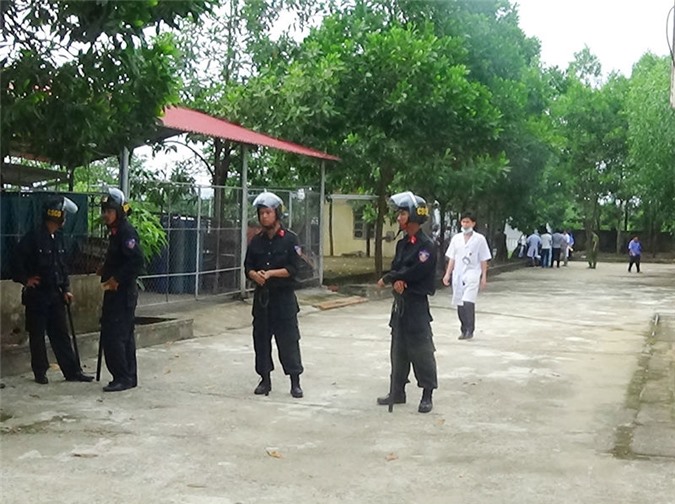 Bị nữ sinh lớp 11 tố cáo hiếp dâm, cụ ông 71 tuổi treo cổ tự tử