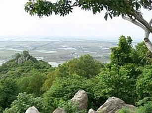 Đồi Bạch Vân: Điểm dừng chân thú vị của An Giang