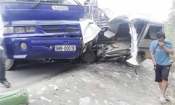 Tai nạn giao thông ở Lạng Sơn: Hai thanh niên bắn ra ngoài, tử vong