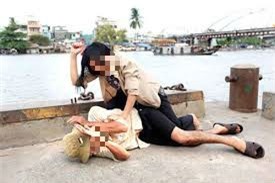 Vợ chém chồng trọng thương vì đòi “mây mưa” lúc đêm khuya