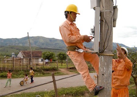 EVN và TKV cam kết không tăng giá điện hết 2015