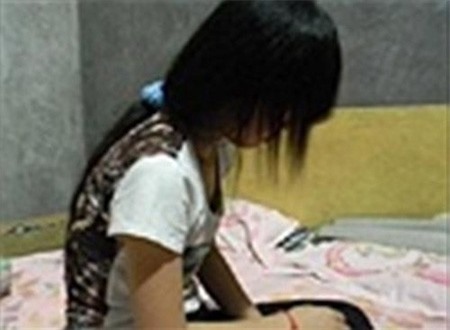 "Yêu râu xanh" rủ bé gái 13 tuổi làm trò đồi bại sa lưới