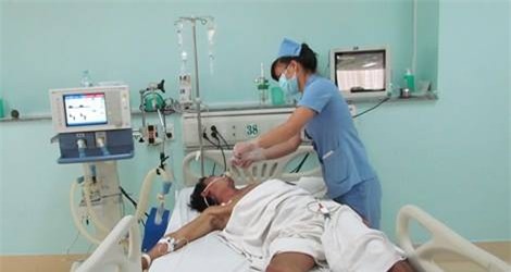 Uống rượu có độc, một người chết hai người nhập viện cấp cứu