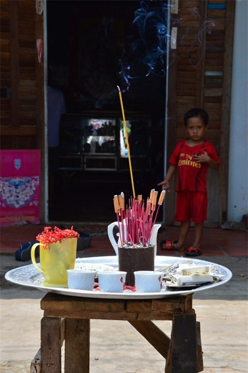 Đại tang nơi xóm nghèo