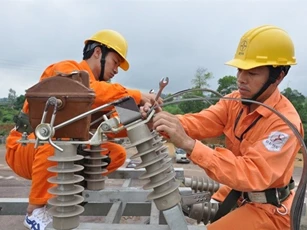 Giảm thời gian cấp điện đấu nối vào lưới trung áp xuống còn 10 ngày