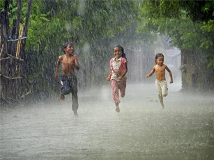 Dự báo thời tiết ngày 21/9: Xuất hiện mưa dông toàn miền Bắc