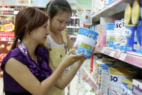 Bộ Tài chính: Giá sữa chưa thể giảm vì... lương, tỷ giá và giá điện