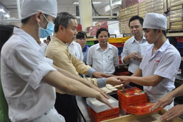 Sản xuất bánh trung thu tại nhiều cơ sở chưa đảm bảo vệ sinh