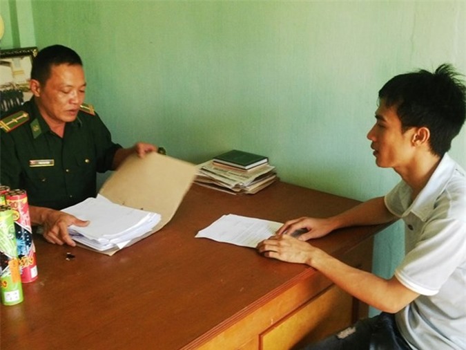 Tàng trữ pháo chờ tết Nguyên đán mang ra... chơi