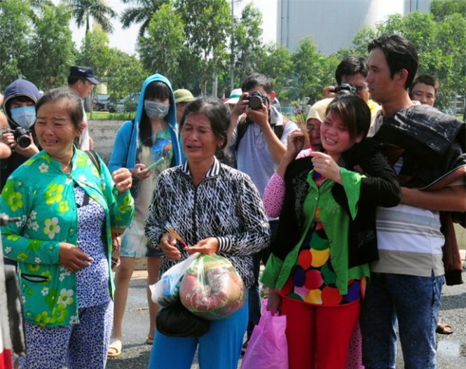 Vụ nổ bình gas chìm tàu: Tìm thấy thi thể thuyền viên thứ 13