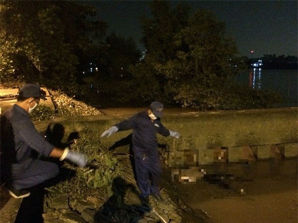 TPHCM: Hoảng hốt phát hiện xác thanh niên chết trương phình trên sông