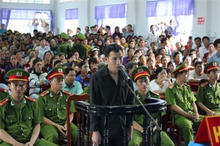 Tử hình kẻ phóng hỏa, giết 3 người một nhà