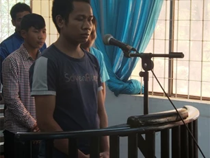 "Yêu râu xanh" hiếp dâm con riêng 5 tuổi của vợ rồi tự tử vì... xấu hổ