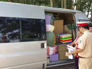 CSGT tỉnh Bắc Giang: Bắt số lượng lớn hàng hóa không có hóa đơn