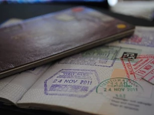 Miễn thị thực cho người Việt Nam định cư ở nước ngoài