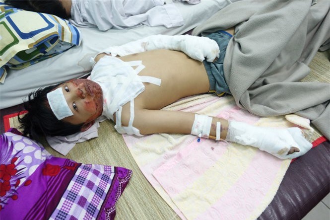 Mẹ tưới xăng đốt con vì game online