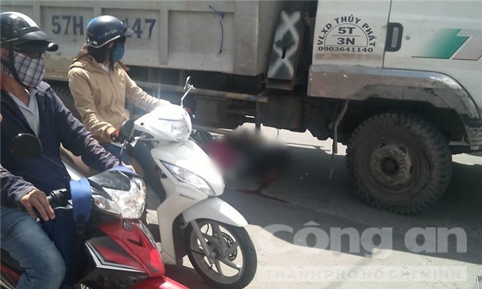 Nữ sinh lớp 10 chết thảm dưới gầm xe tải