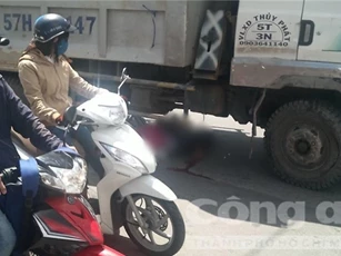 Nữ sinh lớp 10 chết thảm dưới gầm xe tải