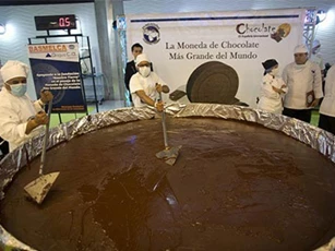 Ngỡ ngàng với đồng xu 1 tấn làm từ Chocolate