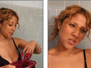 Choáng với cảnh cô gái dùng máu lợn để... làm đẹp