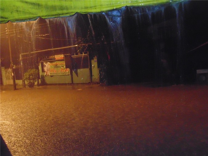 Đồng Nai: Cơn mưa đêm lại gây “ngập” Thành phố Biên Hòa