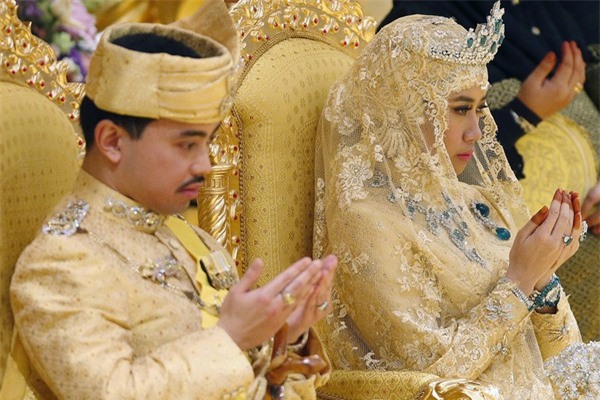 Khám phá sự giàu có tột độ của Brunei