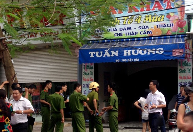 Mâu thuẫn với mẹ, tẩm xăng lên người dọa đốt cả nhà