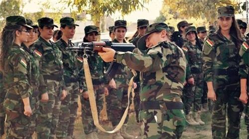 Bỏ hát, nữ ca sĩ chỉ huy đội quân tóc dài tiêu diệt IS