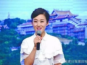 Không chịu đẻ con, nữ MC bị bố chồng vác dao chém chết