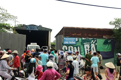 Phát hiện thi thể bé trai sơ sinh còn nguyên cuống rốn ở bãi rác