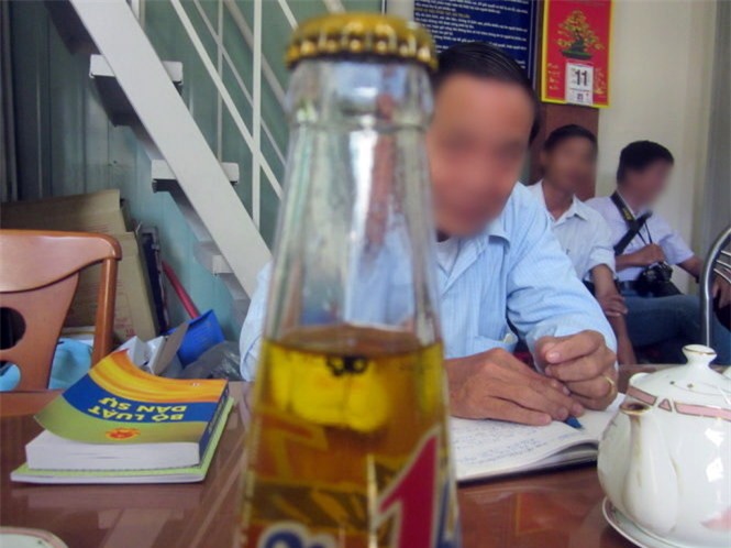Vụ chai nước ngọt có ruồi: Người tố cáo đối diện án 20 năm tù?