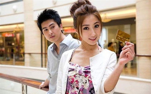 Bi hài vợ và bồ thi nhau… moi tiền chồng