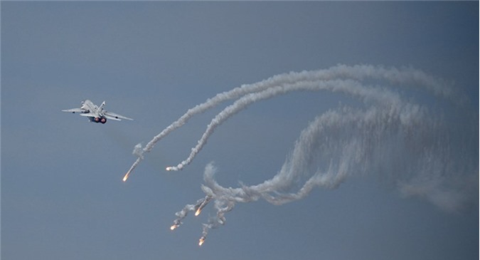 Nga dội bom dẫn đường KAB-500 phá nát bệ phóng tên lửa của IS