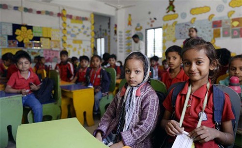 "Triệu trái tim rơi lệ" vì thầy giáo rao bán nội tạng để sửa sang trường học