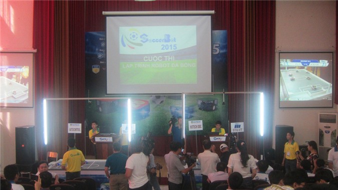 Tổ chức cuộc thi lập trình robot đá bóng “SOCCERBOT 2015”