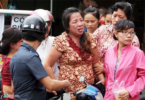 Vụ cháy quán hủ tiếu: Mẹ ôm con chết cháy trong biển lửa