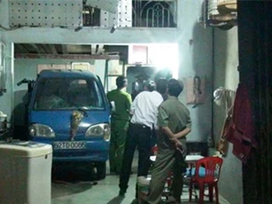 Bàng hoàng bé trai bị điện giật chết khi cầm điện thoại đang sạc