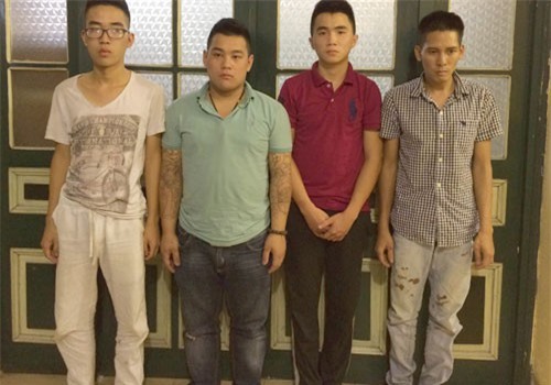 Vây bắt nhóm "quái xế" gây náo loạn Hồ Gươm ngay trong đêm