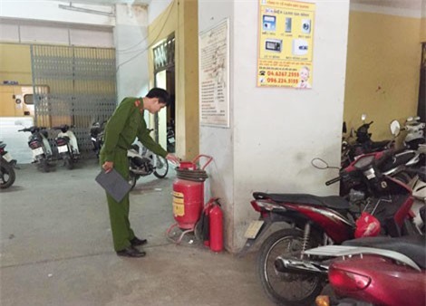 An toàn PCCC chung cư Hà Nội: "Sờ" đâu cũng thấy bệnh