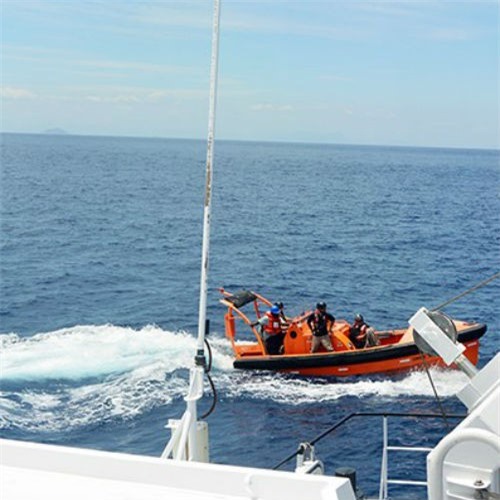 7 thuyền viên gặp nạn trên biển đã được cứu hộ