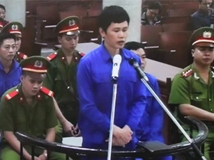 Cựu quan chức đường sắt nhận hối lộ: Bị cáo đổ lỗi cho JTC