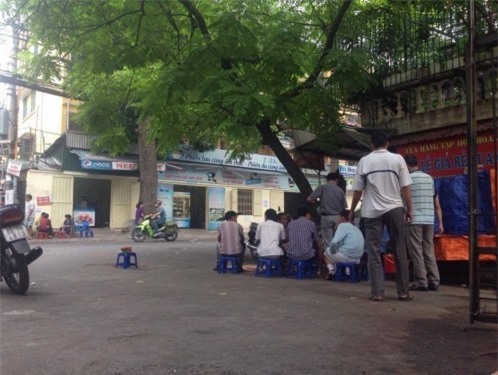 &#xC1;n m&#x1EA1;ng kinh ho&#xE0;ng ph&#xED;a sau c&#x1ED5;ng tr&#x1B0;&#x1EDD;ng &#x110;H Kinh t&#x1EBF; Qu&#x1ED1;c d&#xE2;n 