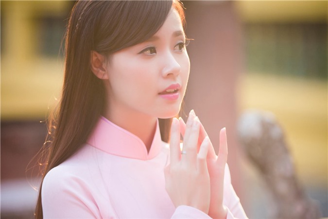 Đọ nhan sắc của hotgirl Midu và cô nàng "scandal" Thúy Vi