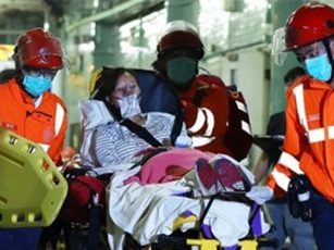 Tàu cao tốc Hồng Kông đâm phải đá ngầm, 14 người nguy kịch