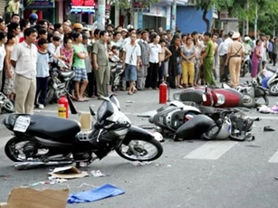 Bao nhiêu người tử vong chỉ vì TNGT trong 10 tháng năm 2015?