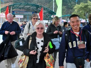 Khách quốc tế đến Việt Nam trong tháng 10 tăng 16,1%