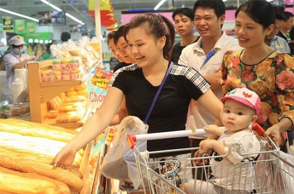 Niềm tin người tiêu dùng Việt Nam tăng mạnh trong tháng 10/2015